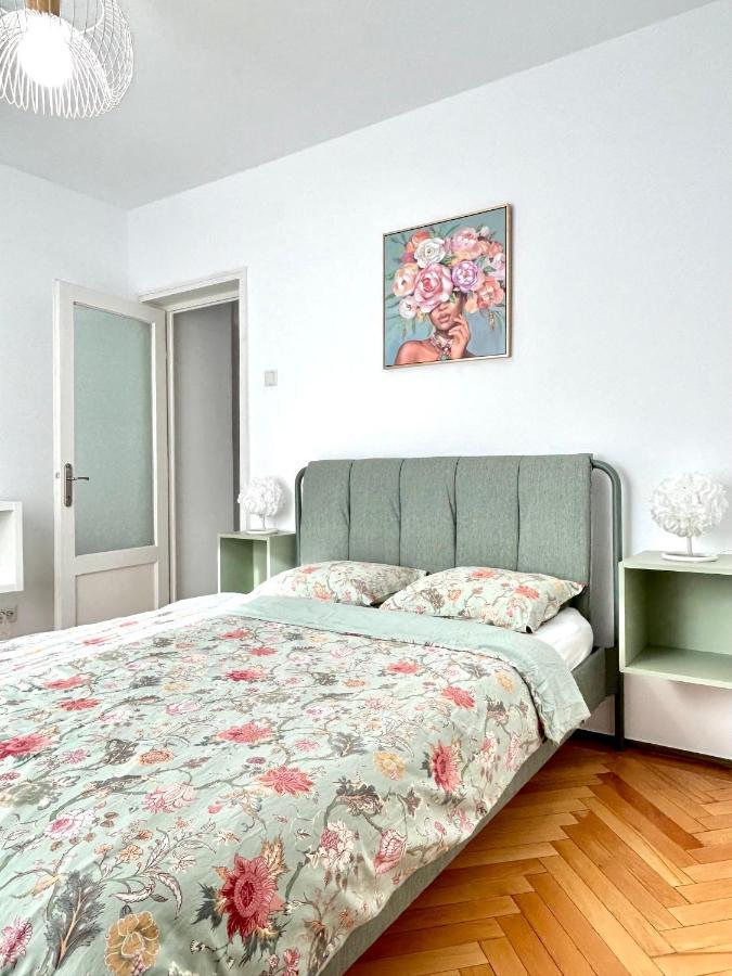 Parliament Central Apartment Bucarest Esterno foto